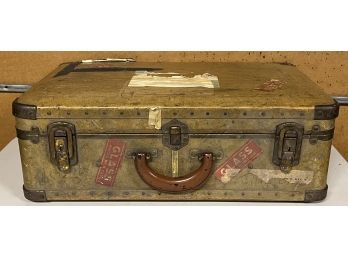 Vintage Trunk With Original Brass Latches And Metal Trim (as Is)