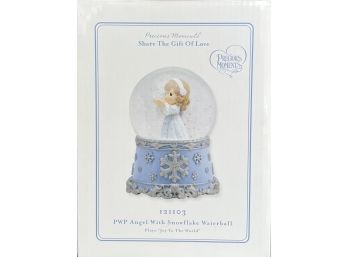 Precious Moments PWP Angel With Snowflake Waterball ' Joy To The World ' With Original Box