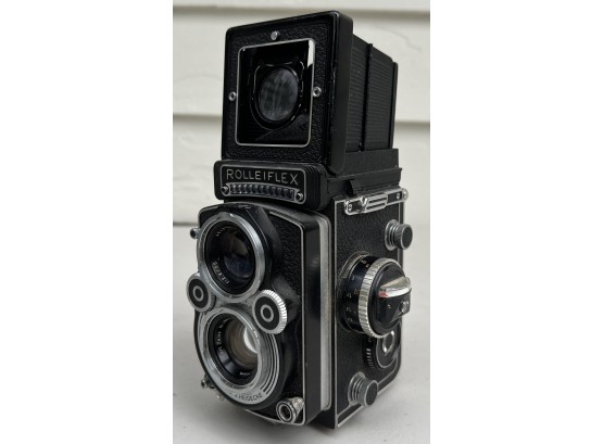Rolleicord 3.5F Camera With Heidosmat2.8/75mm Lens And Carl Zeiss Planar 1:3.5 F75mm Lens - Serial 2826835