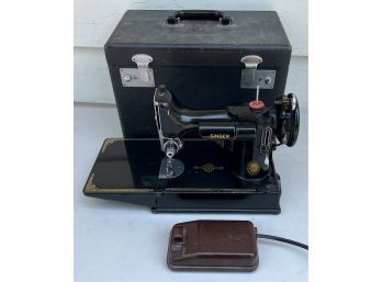 Antique Small Singer Sewing Machine With Hard Case, Power Cord, And Pedal