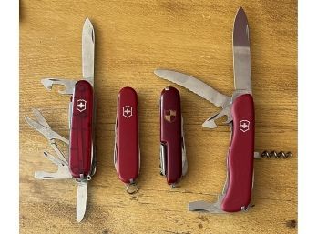 Collection Of (4) Assorted Size Pocket Knives - Includes (3) Swiss Army Knives