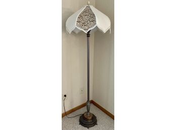Antique Metal 2- Way Bulb Floor Lamp With Marble Base And Lace Lamp Shade