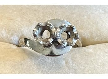 14K White Gold Ring Mount Only Size 5.5 And Weighs 3.4