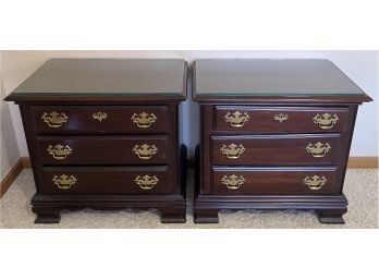 Pair Of Vintage Kincaid Cherry Wood 3-drawer Side Tables/night Stands With Glass Tops