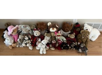 Large Lot Of Stuffed Bears - Regis Corporation, Danik, Russ, Boyd's Bears, And More