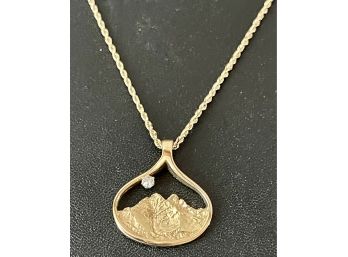 14K Gold & Diamond Pendant Necklace With 14K Gold Twist Rope Chain 16' Long Total Weight 7.7 Grams
