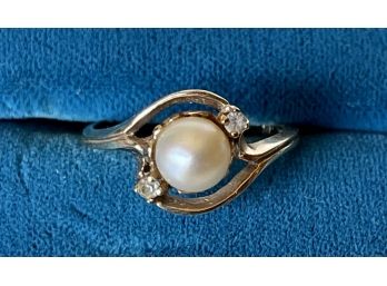 Vintage 10K Gold - Pearl - Diamond Ring  GIR Size 6 Weighs 2.4 Grams