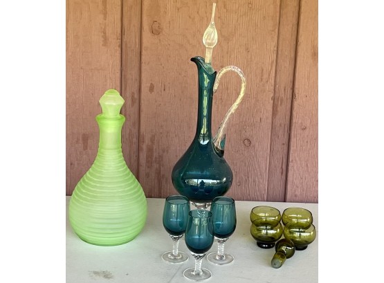 Frigidaire Green Glass Stopper Bottle, Art Glass Pitcher With (3) Cordial, And (4) Green Glasses With Stopper