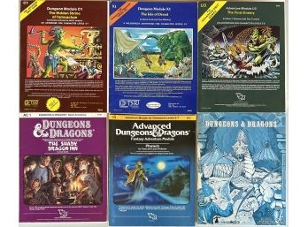 (5) Vintage TSR Games Dungeons & Dragons Guides And Player Map