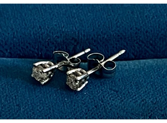 Ladies Platinum And Diamond Stud Earrings .17ct  Total Weight ,71 Grams - W GIA Appraisal $485.00