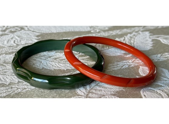 (2) Vintage Hand Carved Bakelite Bangle Bracelets Orange And Green