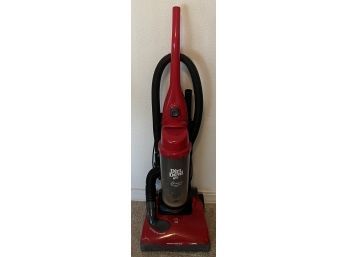 Dirt Devil Breeze Light Weight Bagless Upright Vacuum With Attachments