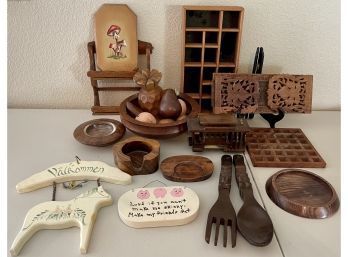 Vintage Lot Of Wood Serving Pieces - Bowl With Fruit, Valkommen Sign, Laau Wood Fork And Spoon, And More