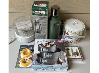 Kitchen Lot - Springform Pan Set, Ice Bucket, Stanley Half Gallon Steel Bottle, Steamer, Egg Poachers, & More