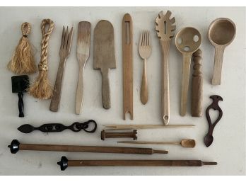 Wooden Vintage And Antique Lot - Spatulas, Forks, Spoons, And Weaving