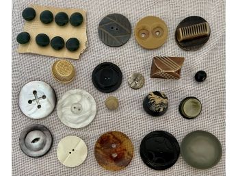 Lot Of Mother Of Pearl Carved Buttons, Green Bakelite, Celluloid - Flat Hole, Metal Shank, And Self Shank