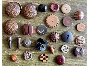 Lot Of Vintage Wood Carved Buttons - Figural, Toggle, Painted And More