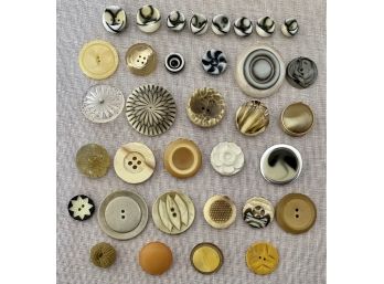 Lot Of Vintage Molded Celluloid Buttons, Confetti Lucite, Flat Hole, Metal Shank, And Self Shank
