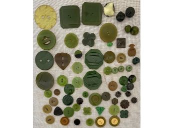 Lot Of Green Bakelite Buttons With A Few Celluloid And Plastic - Flat Hole, Self Shank