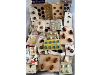 Vintage Buttons On Original Cards - Le Bouton, Jewel Tone, Quality Buttons, La Mode, JHB, And More