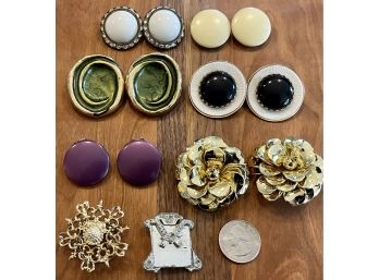 (6) Pairs Of Vintage Runway Clip On Disc Earrings, Celluloid, Metal & Plastic (2) Pins One With Scarf Slide