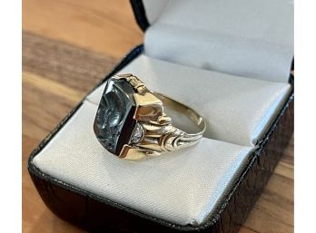 Antique 10K Yellow Gold Hematite Trojan Intaglio Carved Onyx Ring Size 8.5 With (2) Side Diamonds 5.1 Grams