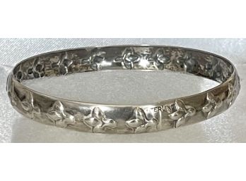 Pretty Vintage Repousse Flower Bangle Sterling Silver Bracelet Stamped Sterling Weighs 9.3 Grams
