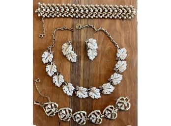Vintage Lisner White Thermoset Oak Leaf Necklace & Earrings