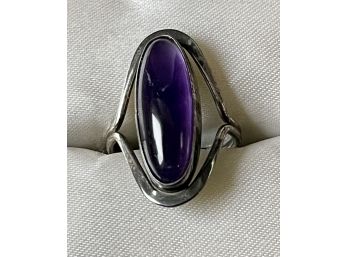 Vintage Sterling Silver And Purple Cat's Eye Stone Ring Size 6.75
