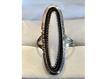 Sterling Silver And Mother Of Pearl Oval Navajo Ring Size  7 Weighs 5.4 Grams