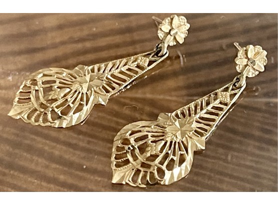 10k Gold Dangle Earrings 3.0 Grams Total