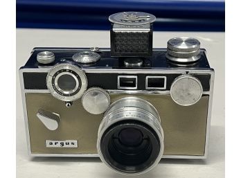 Vintage Argus 35mm Rangefinder Film Camera With 50mm Lens And Case