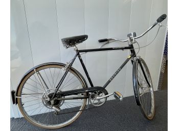 Vintage Mens  Black Suburban Schwinn Bicycle With Folding Metal Back Basket