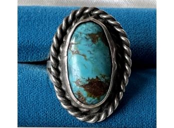 Old Pawn Navajo Sterling Silver And Turquoise Ring Size 4 - 9.2 Grams Total