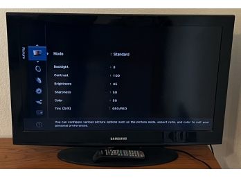 Samsung 32 Inch TV With Remote And Power Cable