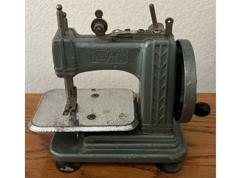 1950s Betsy Ross Miniature Manual Sewing Machine