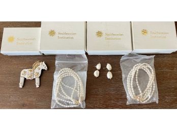 4 Smithsonian Institute Jewelry Pieces - Horse Pin - (2) Faux Pearl Bracelets - Faux Pearl Earrings IOB