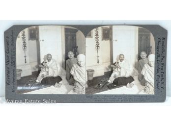 Stereoview - Mahatma Gandhi With Stereoscope