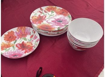 Set Of Nicole Miller Home Plates And Bowls