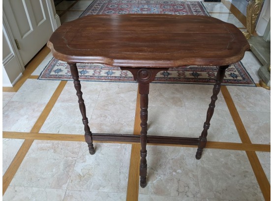 19th Century Victorian Antique Oval Walnut Side Table. Excellent Condition