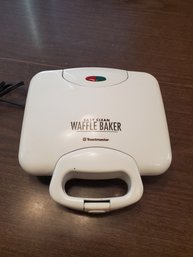 Toastmaster Easy Clean Waffle Baker - Model 218