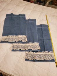 Beautiful Set Of 3 Hand Towels With Lace Trim