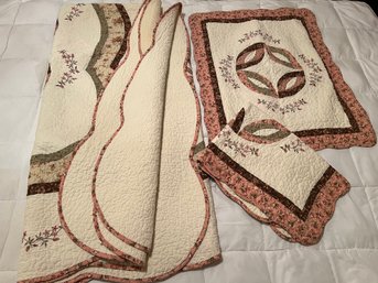 Very Cute Queen Size Quilt With Matching Pillow Shams