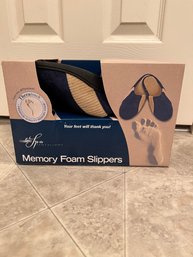 New Memory Foam Slippers Size Medium