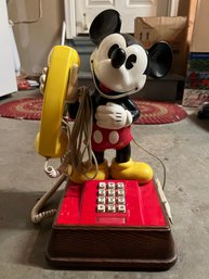 Very Cool Vintage 1976 Mickey Mouse Push Button Telephone