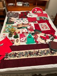 Lot Of Mostly Christmas Placemats, Oven Mitts And Tea Towels