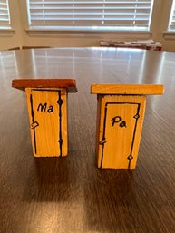 Wooden Outhouse Ma And Pa Salt And Pepper Shakers