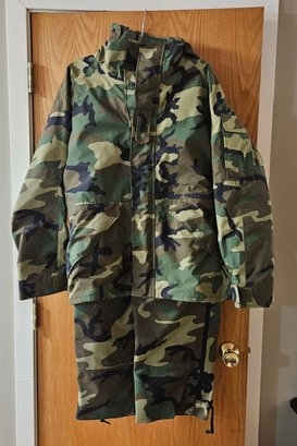 Lot 5-41 Camouflage Pants And Jacket (bottom Lateral Drawer)