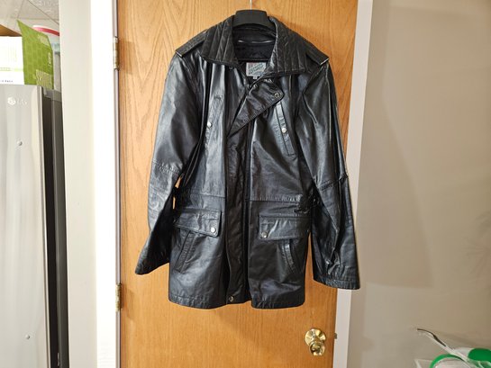 Lot 5-46 Outdoor Exchange Black Leather Size 38 Jacket/Coat (by Door)