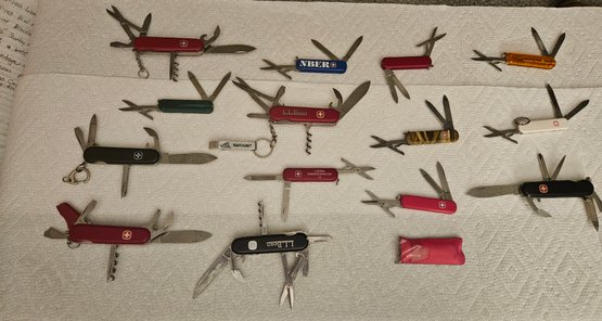 Lot 5-151 Fourteen Swiss Army Wenger Folding Pocket Knives (2-drawer)